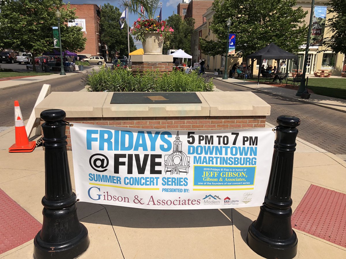 Zulseast's tweet image. Downtown Martinsburg 
Fridays @ Five 5pm - 7pm
It’s a hot one! But no worries, Zul’s is here!