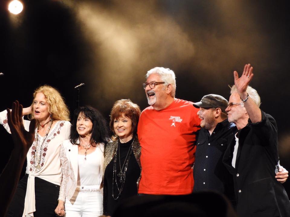 ShaunMurphyBand's tweet photo. Getting ready to say goodbye to DTE/Pine Knob for the last time with Bob Seger!
#alwaysremember #fondmemorie #finememory https://t.co/YSL9jiDh58