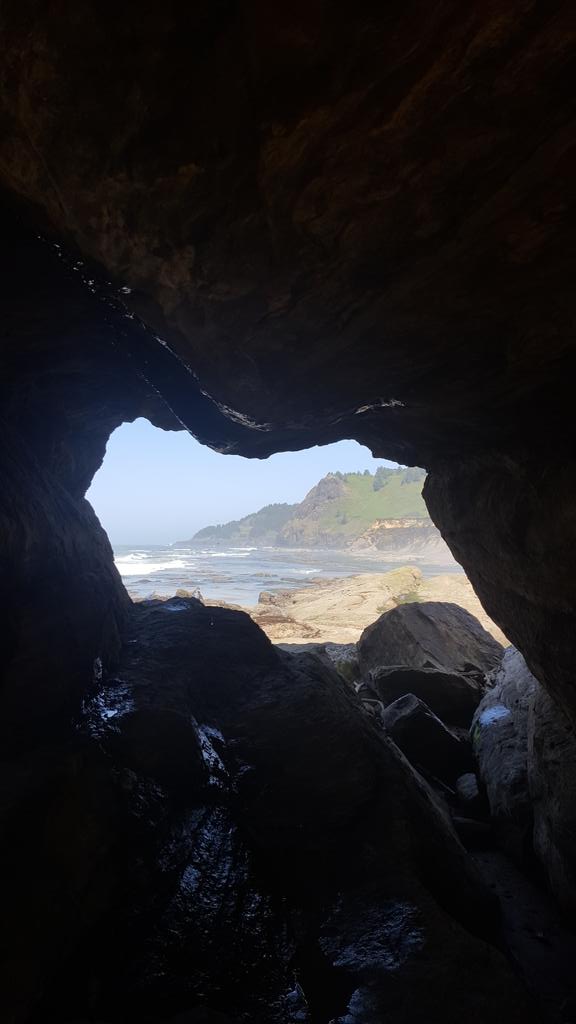 #oregoncoast #devilspunchbowl #photography #pnw #pnwexplored #Photographyeveryday #photograph #ocean