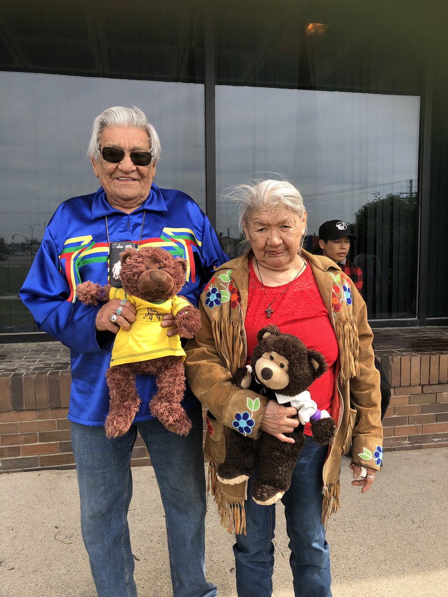 Indigenous Days in Thompson, MB Nipi and Askiy had lots of fun meeting new people and building new friendships #TruthandReconciliation #callstoaction @SpiritBear @CaringSociety