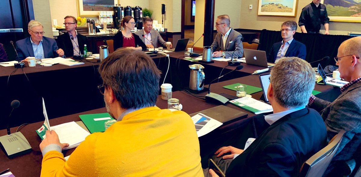 The dedicated editorial board of <a href="/CJA_Journal/">CJA - Canadian Journal of Anesthesia</a> hard at work <a href="/CASUpdate/">Canadian Anesthesiologists' Society</a> #CAS_SCA2019