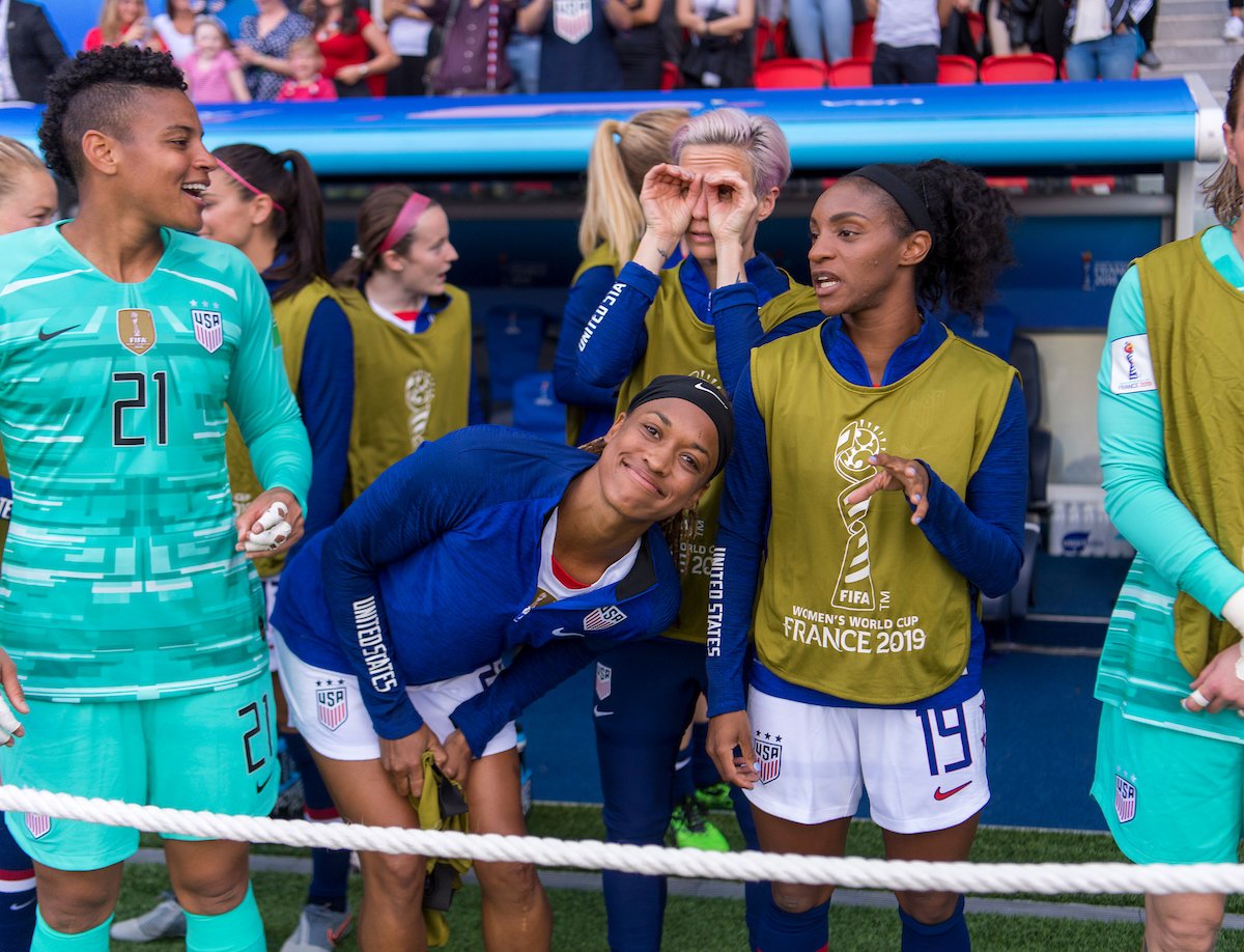 Pelosi, Schumer invite US women's soccer team to Capitol BY MORGAN GSTALTER - 07/08/19 07:49 AM EDT