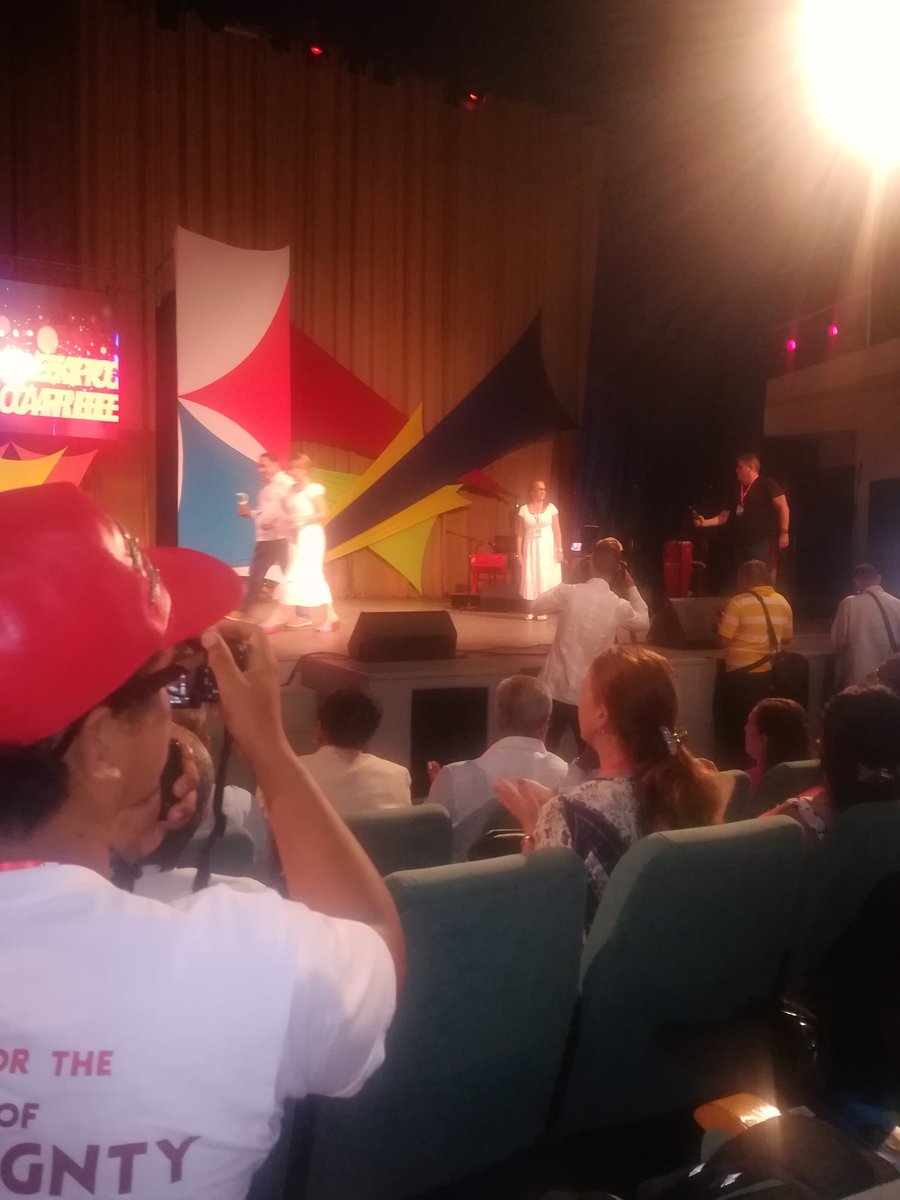 #ExpoCaribe2019 | Durante la gala de premiación en la Feria Internacional entregan Premio de la Calidad a varias empresas cubanas participantes. #Cuba #SantiagodeCuba #CubaCaribe