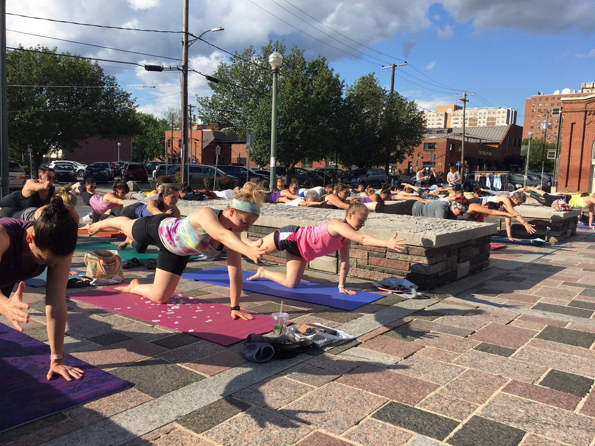 Yoga in the @BroadStMarket courtyard to kick off a beautiful @3rdintheBurg.