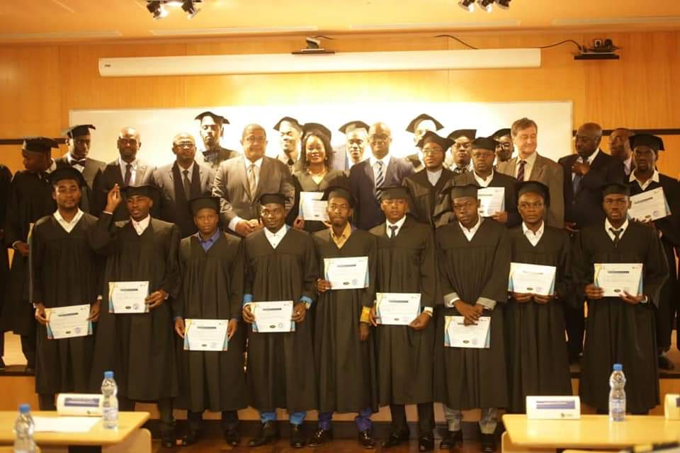 Félicitations à la 2ème promotion de l'école des mines et de la métallurgie de Moanda (E3M).

Presque 100% de taux de placement pour la promotion précédente. Souhaitons le même succès à cette cuvée.