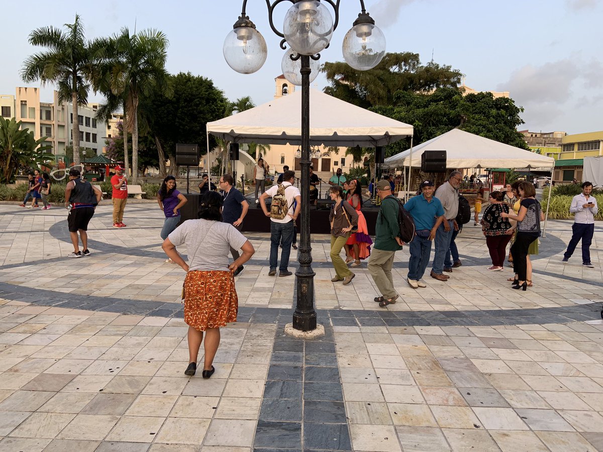 RedESSPR's tweet photo. Cierre del Encuentro Internacional de Economía Social y Solidaria con @tallertambuye #ESSPR #economiasolidariapr #PuertoRico https://t.co/ly5iZN3D2Q
