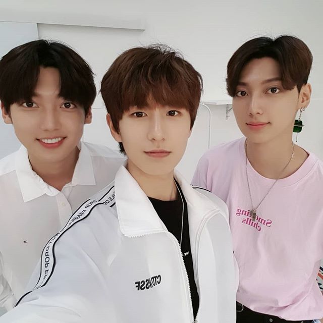 BeMyStar_Arg's tweet photo. [ 190621 | INSTAGRAM | KWANGMIN] 
✩ #BOYFRIEND #보이프렌드 #Kwangmin #광민 ✩

\kmboykm》 Guuuaaaauu llegamos a los 10.000 suscriptores ¡¡¡Gracias!!! Ustedes son mi fuente de felicidad estos días, los quiero~~~ me seguiré esforzando en el canal https://t.co/uEl33iFbAi