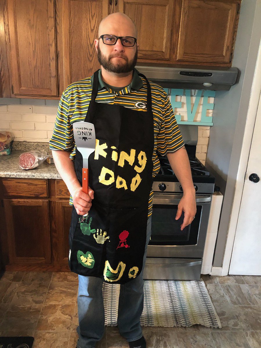robbiewein18's tweet photo. Proof who the real King is @NikiKlimowicz #RealKingsDoRealThings #KingDad https://t.co/h84TQcPEEI