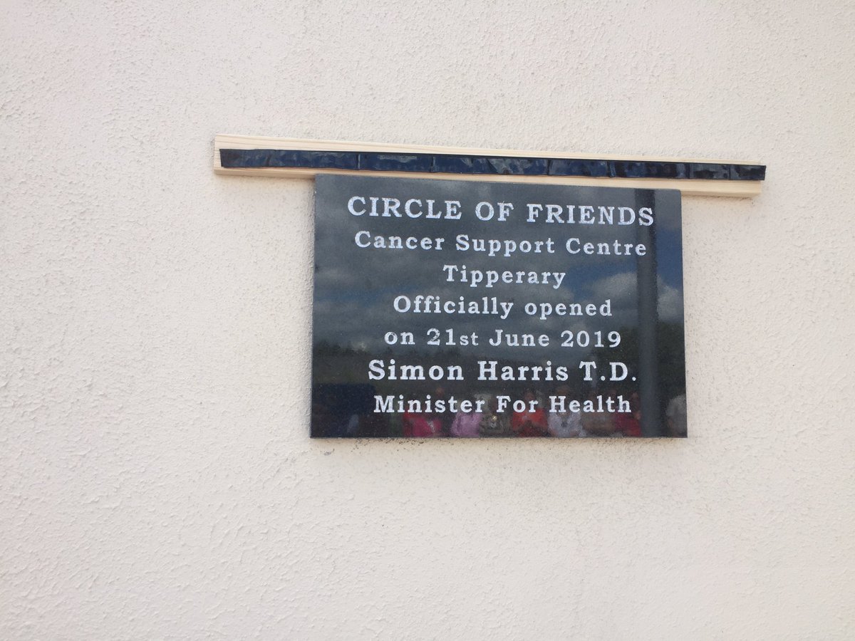 Amazing to witness the vision & determination of Jennifer Jones Hickey as Circle of Friends Cancer Support Centre was officially opened by @SimonHarrisTD. Thanks to Jennifer for her pure grit, and to Simon & his predecessor @LeoVaradkar for their support in #TipperaryTown