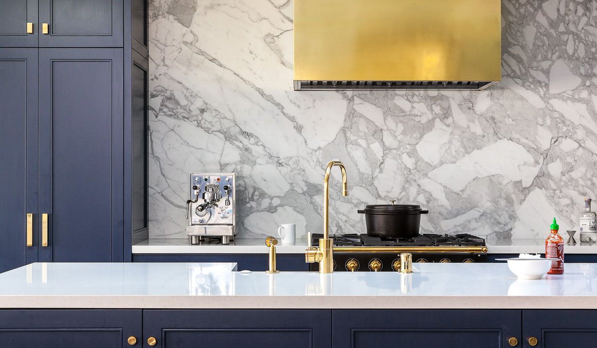 archstonedesign's tweet photo. We have been posting quite a few navy cabinets, it should say how we feel about them! 😁 

#Kitchenremodel #kitchengoals #kitchensofinstagram #kitcheninspiration #kitcheninterior #kitchenideas #modernkitchen #kitchenstyle #kitchenlove #kitcheninspo #whitekitchen #whitecabinets https://t.co/iowgkcj7Wj
