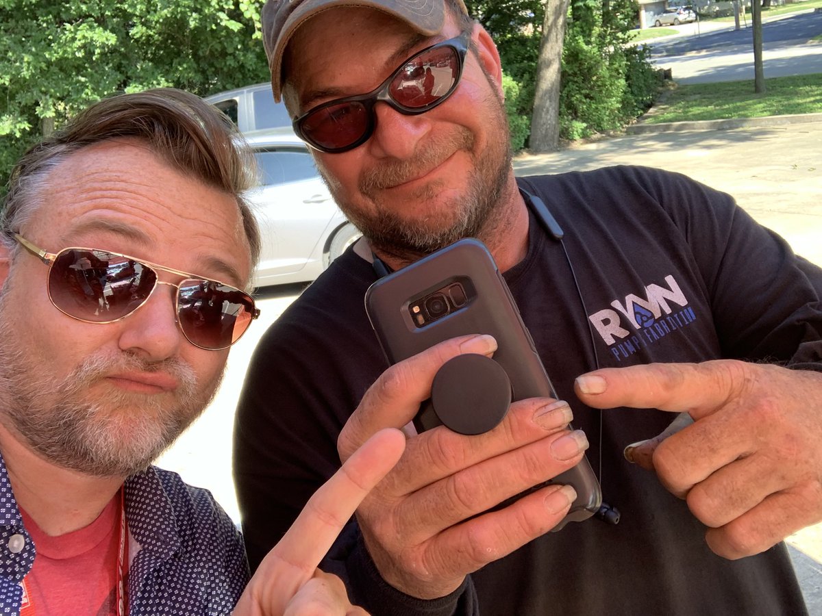 MarleeMcCormick's tweet image. What am I missing? ⁦@KenBucknerShow⁩ found a #pocketsocket Bro?? 🤦🏻‍♀️