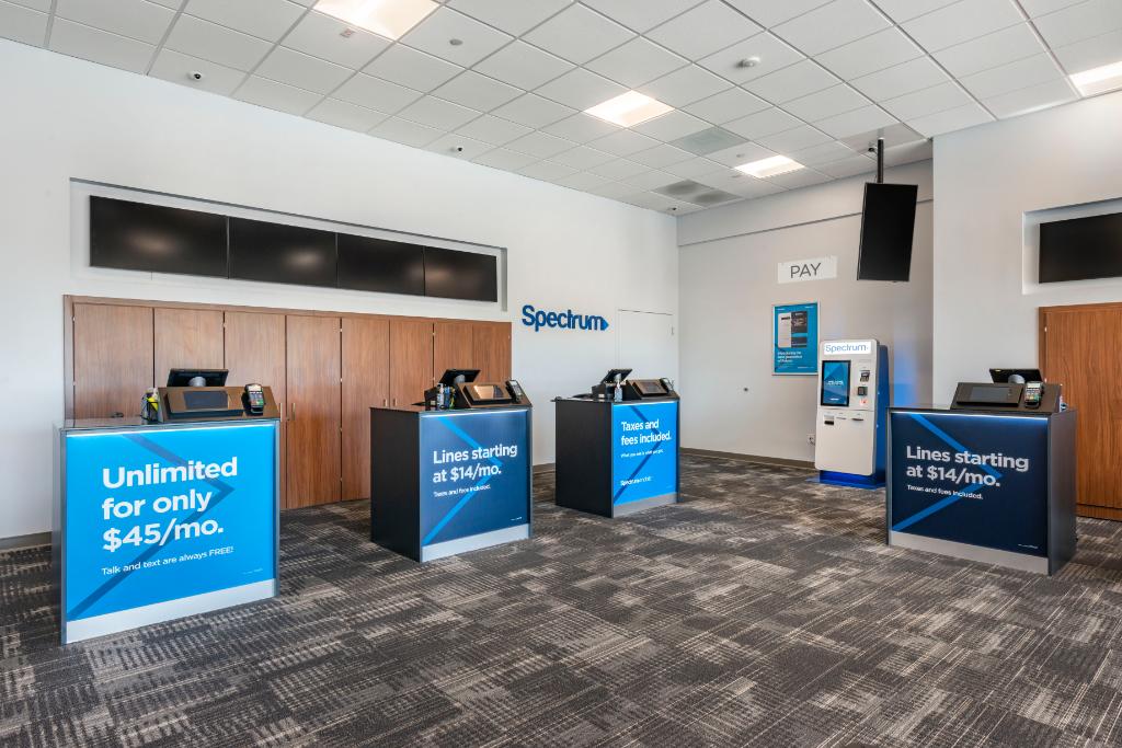 GetSpectrum's tweet photo. Your next stop? Your #SpectrumStore. Come see us #Orlando. #Fl #Florida https://t.co/zH9EN40wrD https://t.co/STSHbzsE8U