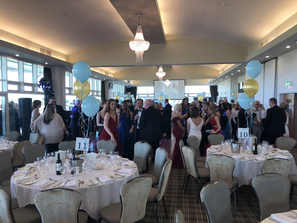 MTBS_sixthform's tweet photo. Aintree Leaversโ Ball #Alevelsdone https://t.co/mJNUPzKXHB