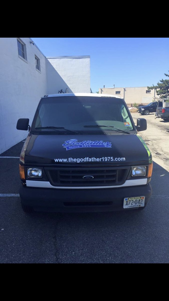 MorrisSign30's tweet image. This summers a wonderful time to get some high quality food catered from @gfonewjersey and don’t forget that when you see that incredibly designed truck outside your house that it was done by yours truly! #truckwrap #design #pizza