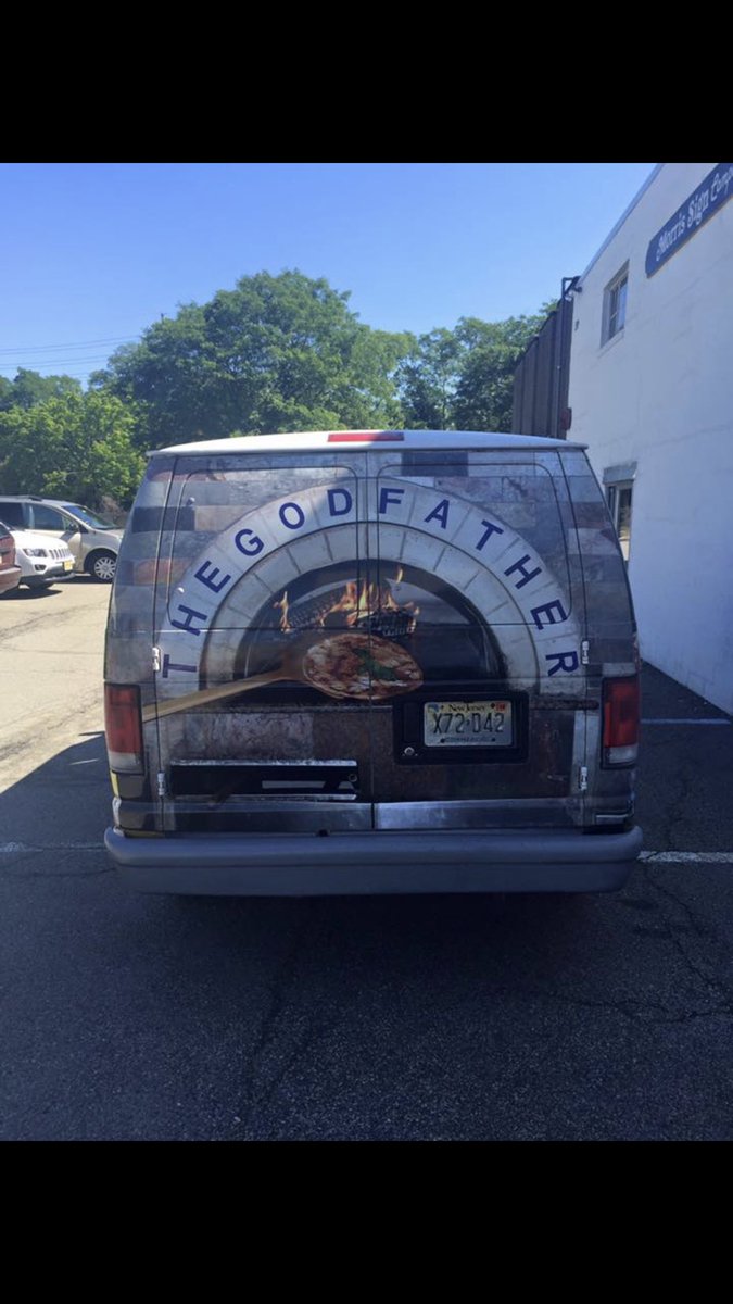 MorrisSign30's tweet image. This summers a wonderful time to get some high quality food catered from @gfonewjersey and don’t forget that when you see that incredibly designed truck outside your house that it was done by yours truly! #truckwrap #design #pizza
