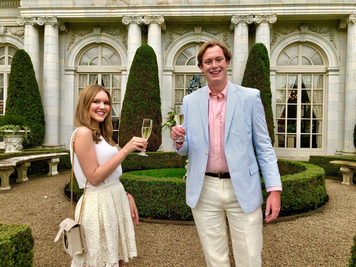 We’re toasting to the Opening Night Party🥂 #NewportFlowerShow