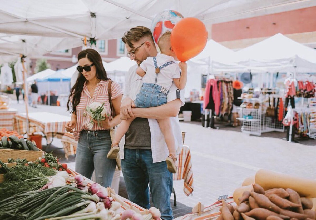 Time to get social this Saturday 💃🏻 Every Saturday from 9AM - 3PM with local vendors followed by Farmer’s Market Sunday’s 🍅🍓🌱