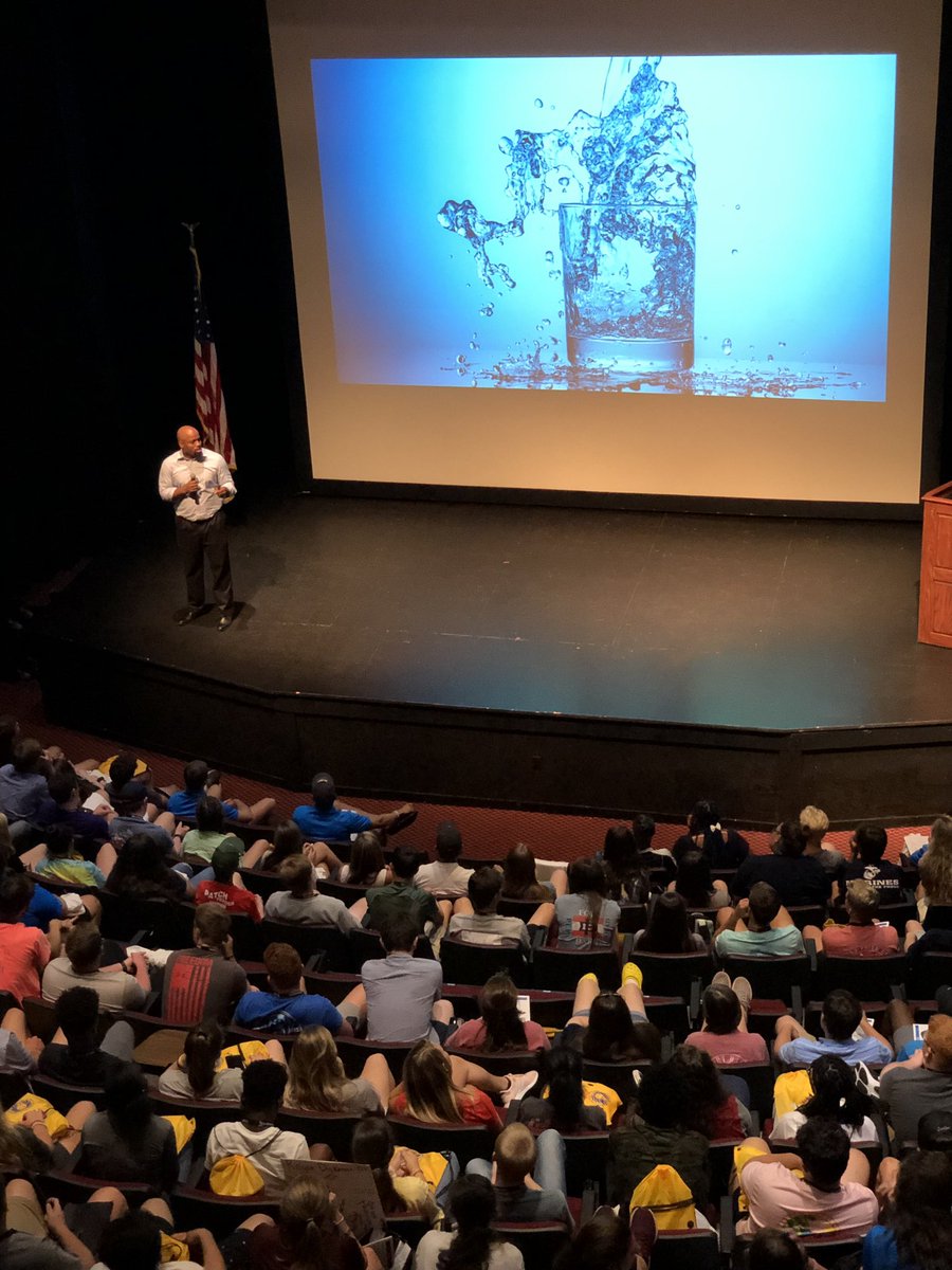 ALHSLF's tweet image. #ALHSLF19 is helping Delegates “fill their glass back up” thanks to a great presentation tonight from @justininspires!