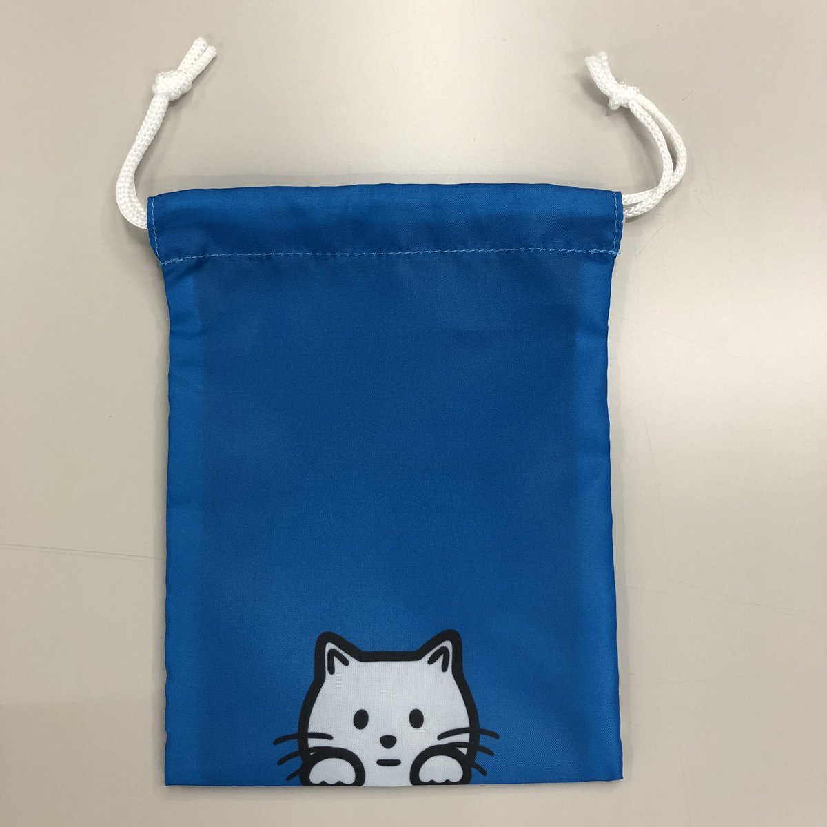 集英社文庫 よまにゃ巾着袋 Rtキャンペーン に多数のご応募ありがとうございました よまにゃ巾着袋 ただいま鋭意抽選中です よまにゃ よまにゃ巾着袋 よまにゃノート T Co 2rvcoyren0 Twitter