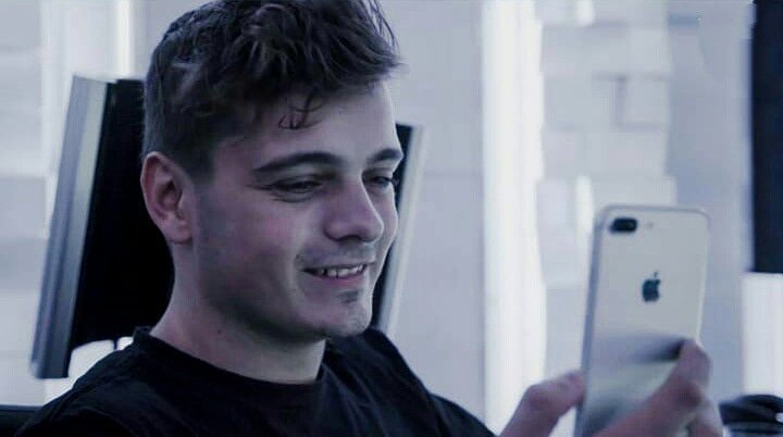 mgarrixunity's tweet photo. Wow @EA_EVENTS just got to know about the NEW ANNOUNCEMENT so wait and stay tuned for more further updates ๐ / can't wait for martjin come back ..!! #MartinGarrix #teamgarrix #eaevents #martingarrixunity #martingarrixfanpage https://t.co/mbSCl8bXPf