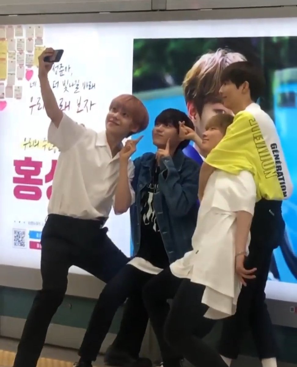 brandnew_sj's tweet photo. 190622

#홍성준 #김시훈 #윤정환 #이은상 #브랜뉴뮤직 #프로듀스x101 https://t.co/tjL2r3JU8E