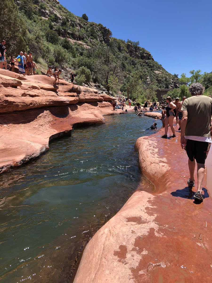 ErinCalandra's tweet photo. I’m on #vacation! Can you guess where I spent the day?? 😎 #AccuWeather https://t.co/Usq8JHNmU4