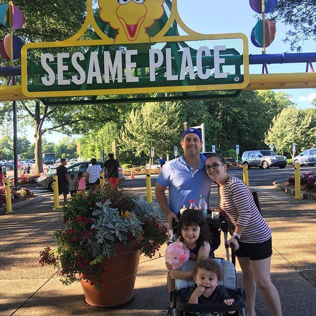 megclemente23's tweet photo. Successful adventure to Sesame Place!! #clementefamilyvacation2019 #annabellequinn #claytonclemente #sesameplace https://t.co/Rmlx21aZKk https://t.co/lEsbl7Zffv