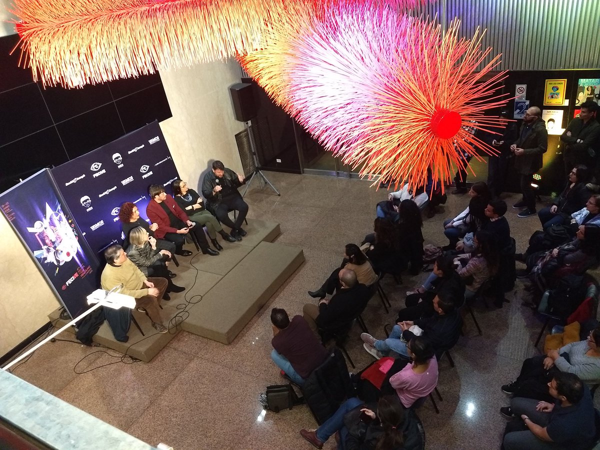 rosedalyc's tweet photo. Interesante charla "Diversidad e integración", por parte del equipo del film "Tamara", antes de la proyección del film en @FECIVEOFICIAL 2019 🇦🇷🇻🇪🎬
@TamaraAdrian @LuisFernandez14 #eliaschneider #Joseramonnovoa
#Fecive #BuenosAires #Venezuela #Cine #Cinevenezolano https://t.co/Q6FFXMCesY