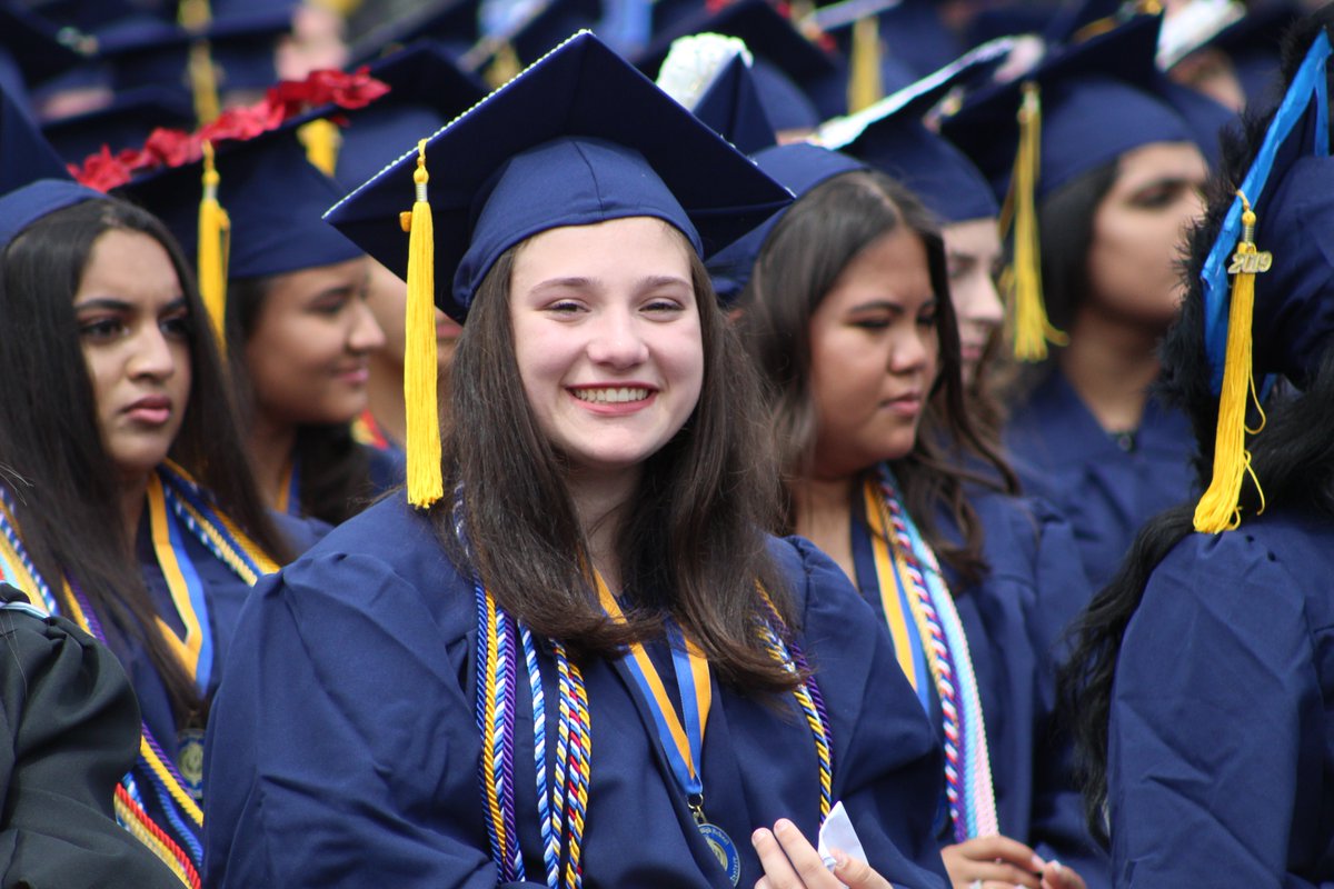 ColoniaHigh's tweet photo. The class of 2019's graduation day @WdbgSchools @ZegaRobert @CHSjm_ZP @ZacKayeCHS @journalist_kb @CClassof2019 @TheCornerPaper2 https://t.co/SGJUyPe1sU