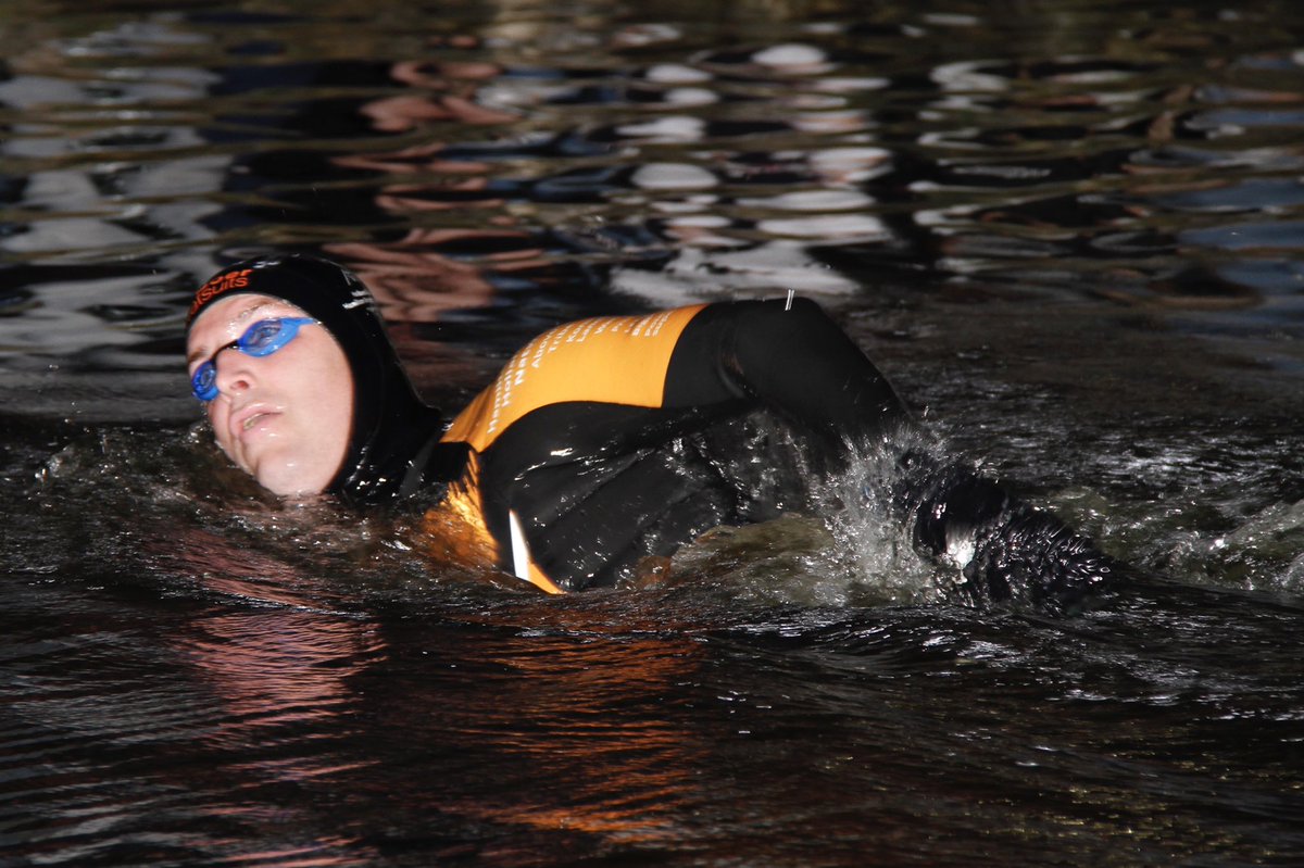 Geweldige prestatie! Meegefietst tot Woudsend. Wat een sfeer. Ga door topper #11Stedenzwemtocht #Swim11 #KWF