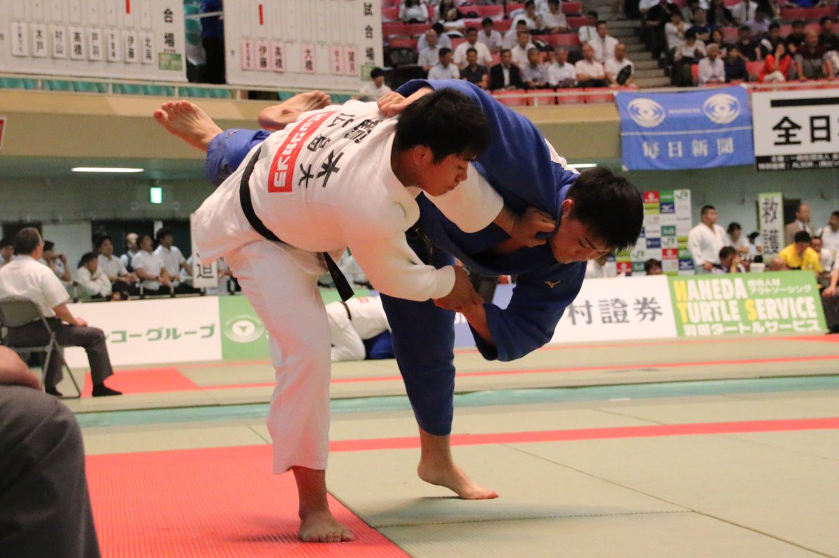 kanspo's tweet photo. 【柔道】2019年度全日本学生優勝大会／１回戦／対広島大／於・日本武道館

●先鋒・松山
○次鋒・嶋田
× 五将・日光
○中堅・奥野
× 三将・千葉
○副将・野原
○大将・鈴木

関大４ー１広島大

副将・野原が一本勝ちで勝利を決め、初戦を突破した！明日の２回戦では、昨年王者の東海大と対戦します。 https://t.co/i2TJzSpUoh