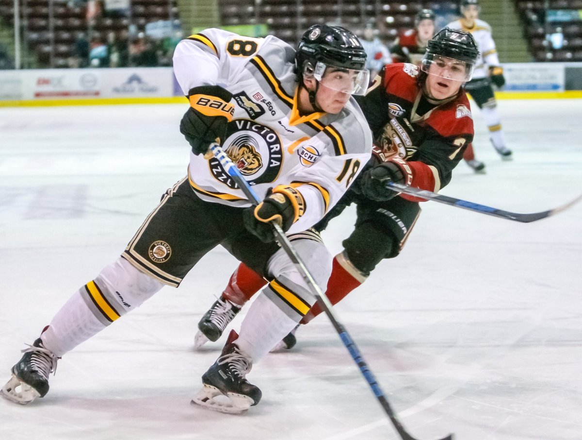 hockeynl1935's tweet image. Big congratulations to @AlexNewhook_  on being selected 16th overall by the @Avalanche #NHLEntryDraft