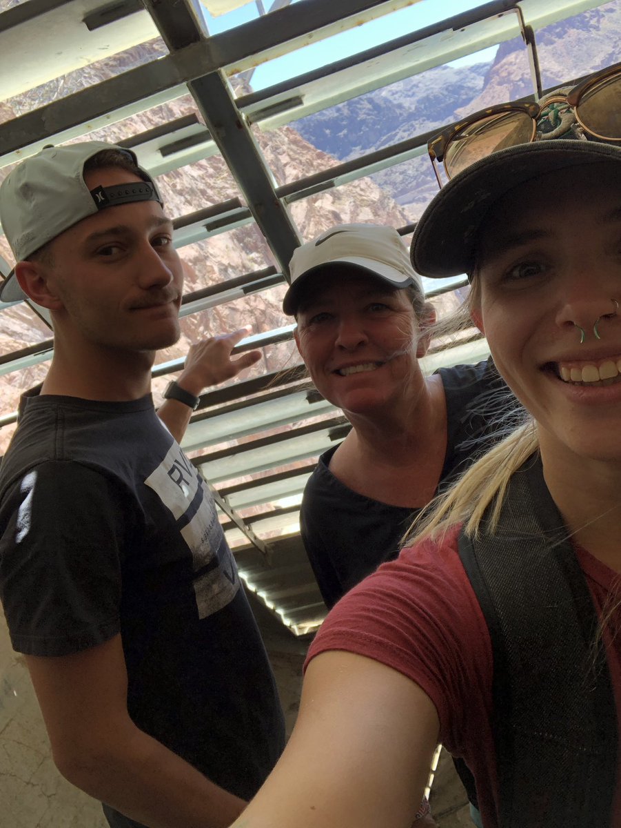 nanacateee's tweet photo. Have some photos of our Hoover Dam tour. #damgoodtime https://t.co/U6GOX5etGz