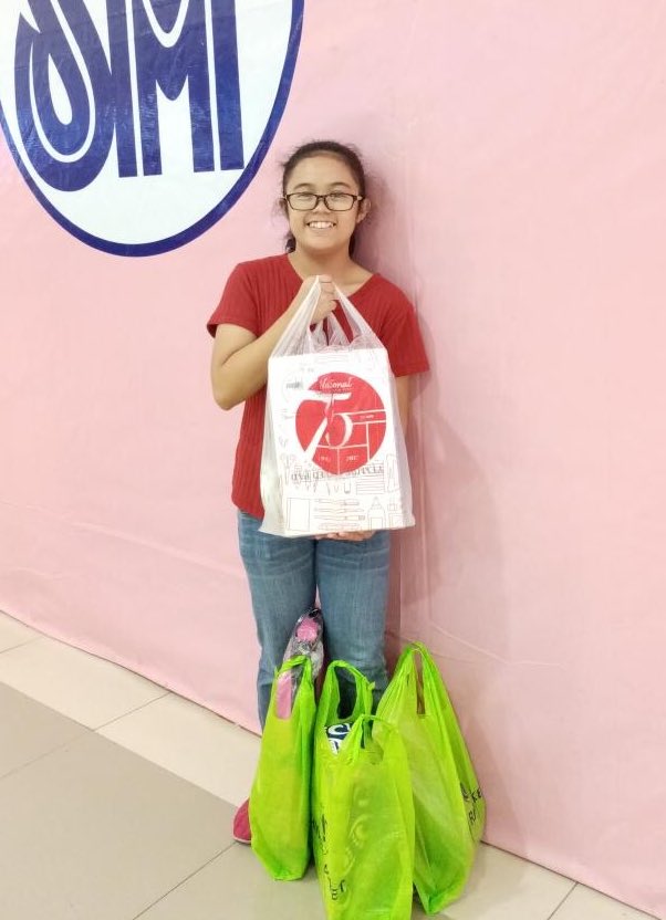 ADNTeam_Ageless's tweet image. Congratulations to Illac Lane, our 12th Grade HUMSS (Criminology) scholar from Caloocan City! Assisting her is Edna @roldanedna1, an ADN alumna-scholar who earned her BS Criminology last semester. Thanks for the help, Edna! @IamLane_Santos

#ALDUBxADNTuloyLang