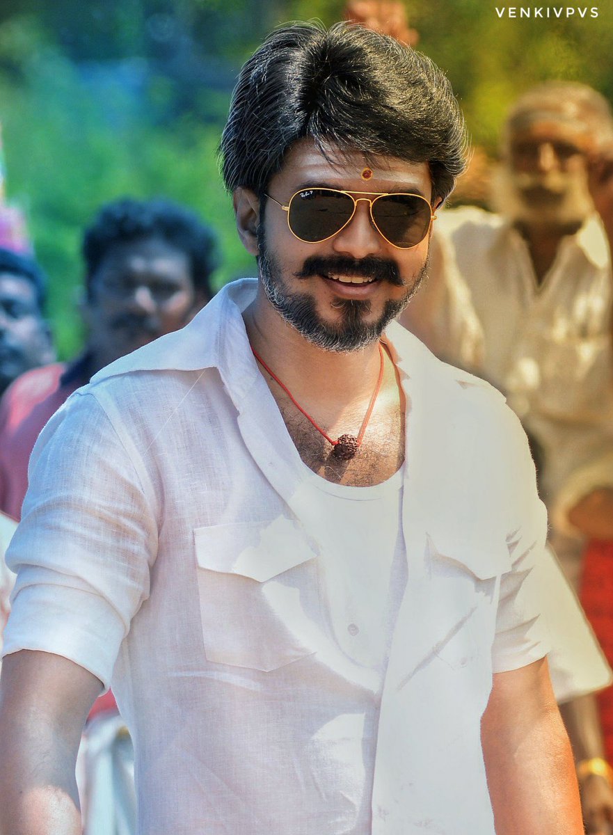 RashmikaTrends's tweet photo. Happy Birthday To The Man Of Mass #Thalapathy 😎😎
@actorvijay 💕💕💕💕

Keep Entertaining as you have done all these years. Wishing you a big Blockbuster year ahead with #Bigil

Wishes From @iamRashmika Fans 💓 
#HBDThalapathyFrmRoshFans
#HBDEminentVijay https://t.co/QtQ0QShmZr