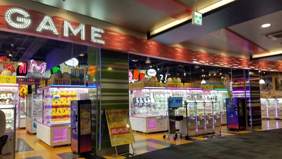 あいら 初めましてゲームランド 岡崎 店さん 19 281店舗 イオンモール岡崎店がかなり大きいね Nycを基調としていていて賑やかな店内 ここもプレイヤーがたくさん エントリーシートと椅子があるからゆっくり出来て良いね スクフェスac T