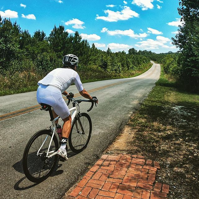 rickpumphrey's tweet image. 🔥🔥HEAT IT! 🔥🔥 #myhyperthreads #hyperthreads #theroadlesstraveled #roadslikethese #cycling bit.ly/2Rtx2c0