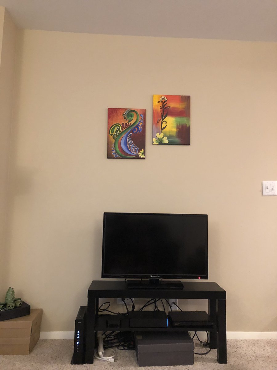 DebRoyChandi's tweet photo. A set of two random paintings done by yours truly just to quench the thirst of one of the walls in my apartment.

Let me know your feedback.

#alpona #acryliconcanvas #alponaoncanvas #randomdesigns https://t.co/vIB2SbAoqe