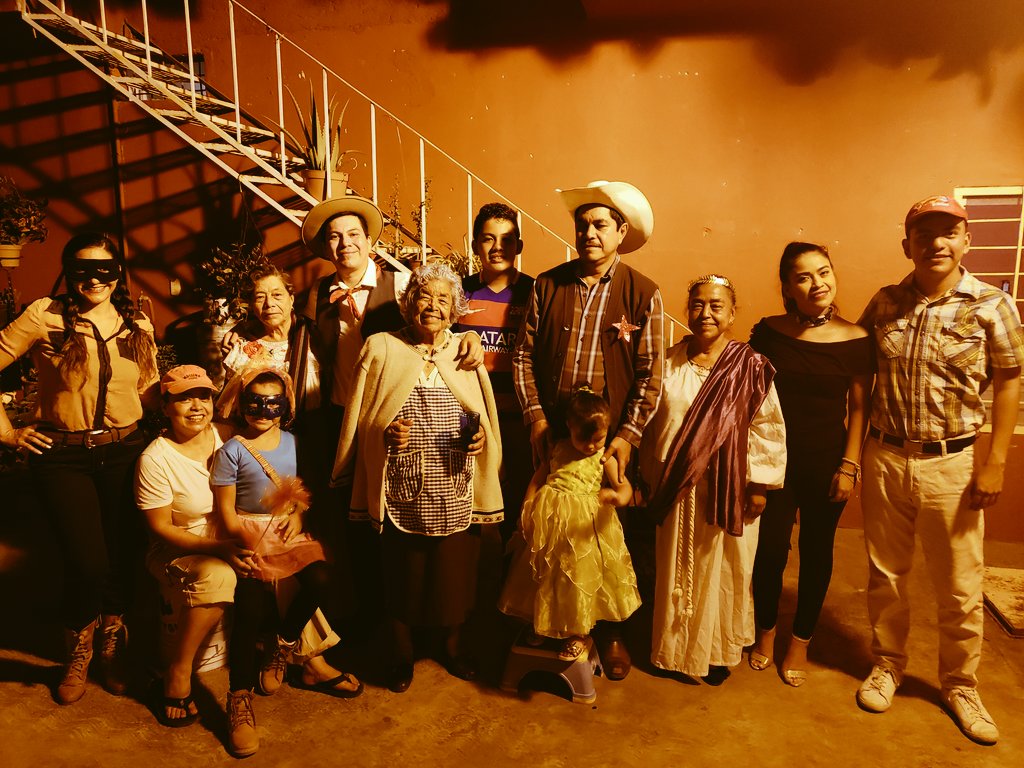 bet_on_line's tweet photo. 🤠 #PartyLoca... Ok no. 🤣🤣🤣 https://t.co/CZYBeP01Bl