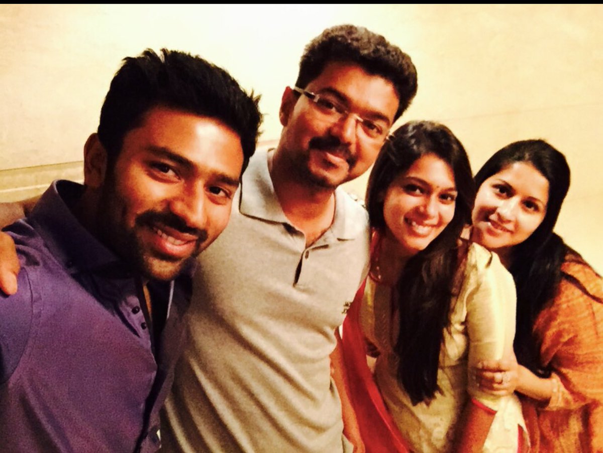 imKBRshanthnu's tweet photo. Happiest bday to my dearest @actorvijay anna 😊💛 Wishing you to grow and reach milestones no one Has ever achieved ... Vera levela 🔥 Be the same brother u are ..
Always 💛 https://t.co/vPi5v7dFoP