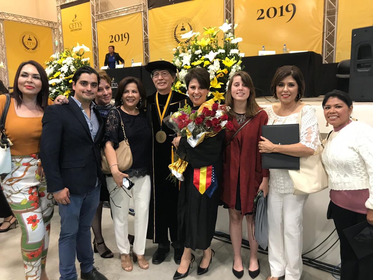 DrFernandoLeonG's tweet photo. El 92% de la generación de #Licenciatura que egresa hoy de #CampusInternacionalEnsenada tuvo al menos una experiencia internacional, logrando así la meta trazada para el Campus al 2020. #GradCETYS2019 https://t.co/ofkRXd362w