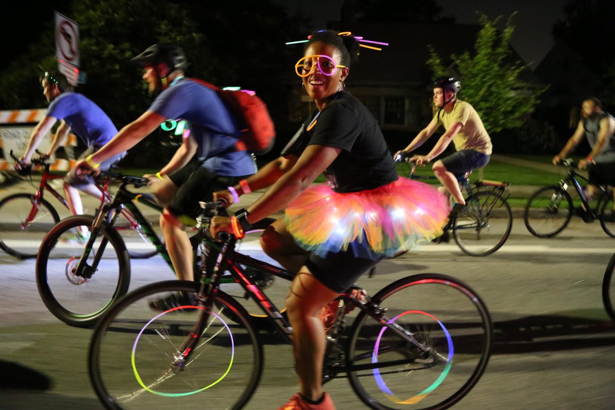 atlantamoonride's tweet photo. If you see us on the streets, ATL, throw us a 👋🏻 #AtlantaMoonRide https://t.co/uVWartsdNf
