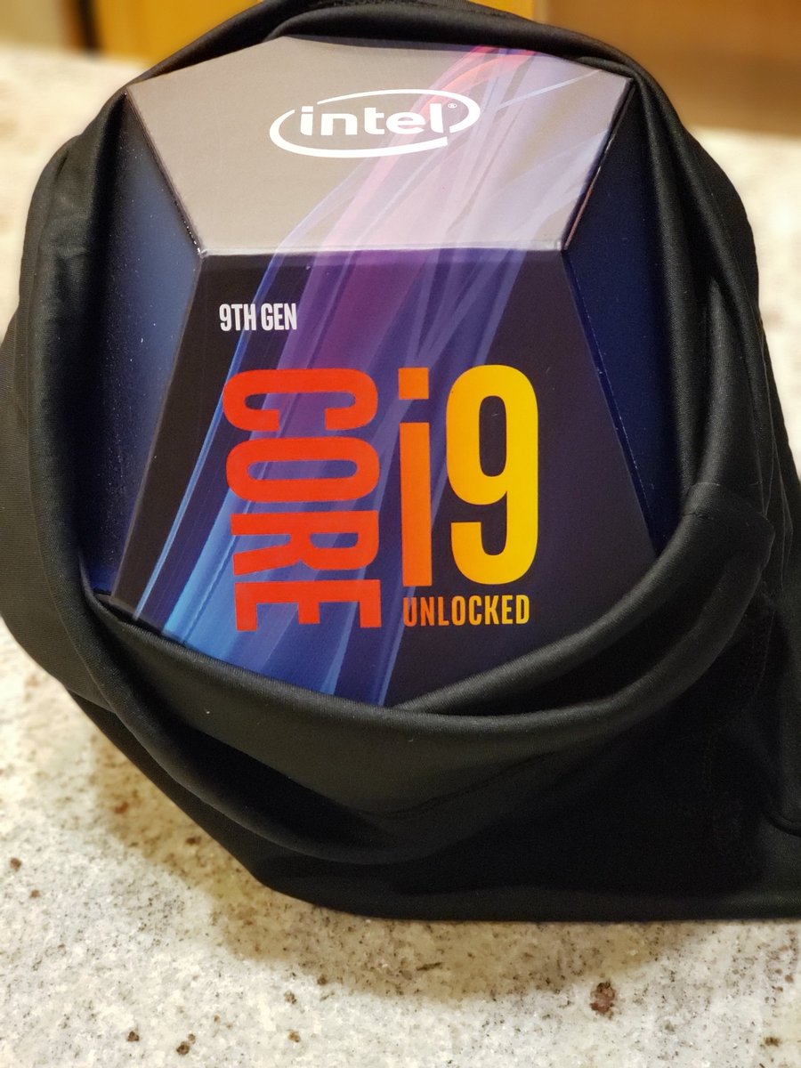 Element14games's tweet image. Peekaboo! Apparently my local post master was holding a #LegendaryEngram for me. The #PowerBuild kicks off next week! Thank you @intel 😍

#DIY #PCGaming #GamingRig
