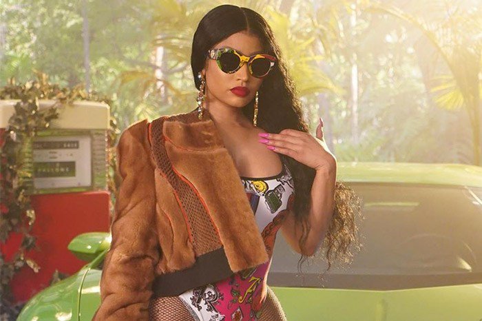 jamzbaze's tweet photo. Music: Nicki Minaj – Megatron https://t.co/XJcs4yD94X https://t.co/fTDgzCs5dH