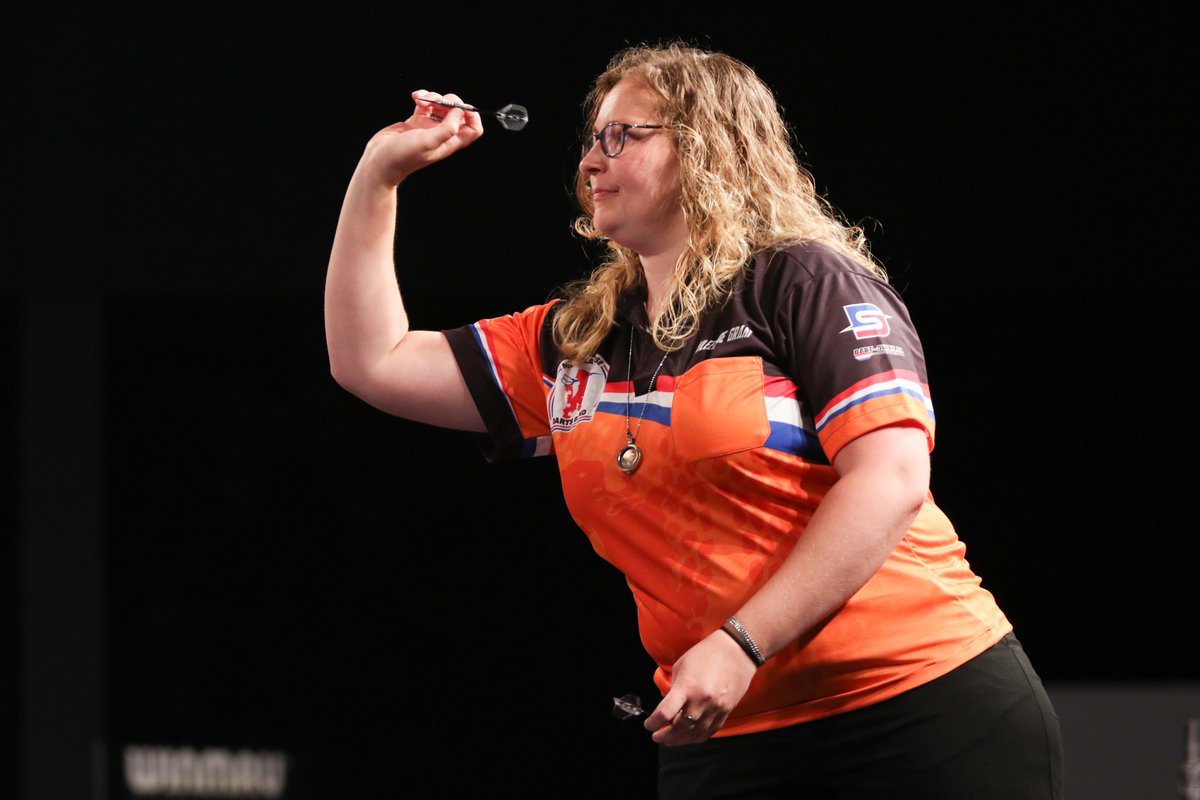 Nederlandse dames spelen vandaag rond 13.30 uur in <a href="/DeBonteWever/">De Bonte Wever Assen</a>. Uiteraard is dit live te volgen via: youtu.be/uSGwnbk3vYo                

Succes Aileen, Sharon, Anca en coach Karin! 🎯💪

#SixNationsCupDarts