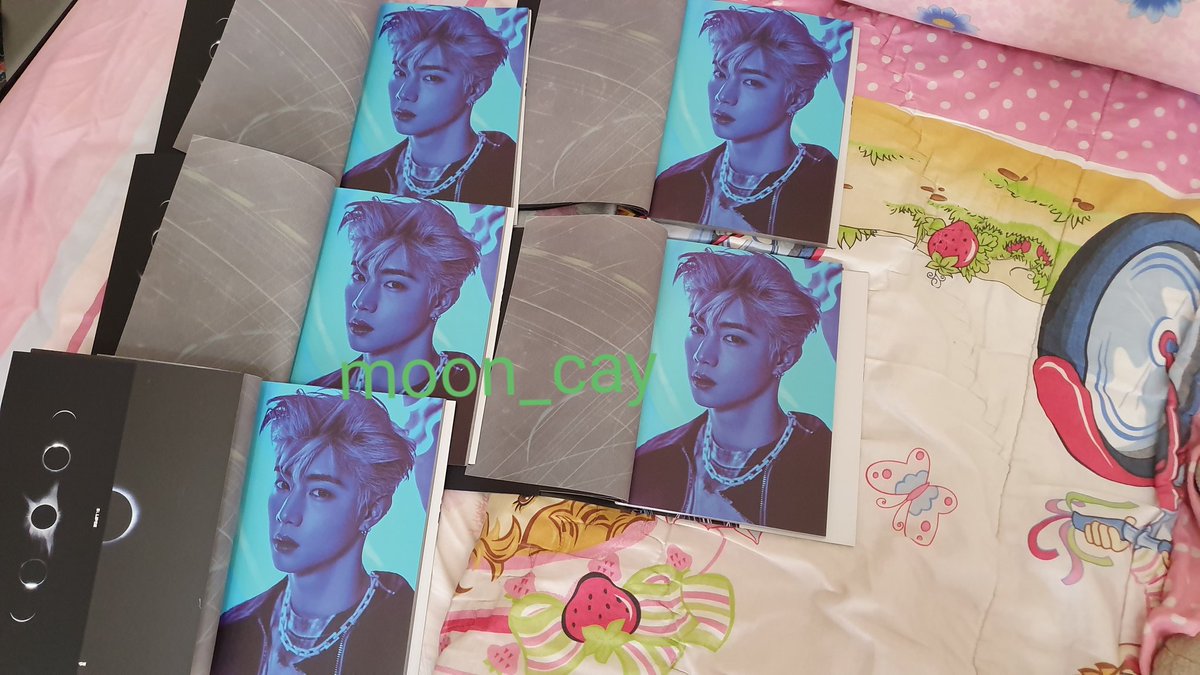 moon_cay's tweet photo. WTT [ Jakarta / INA ]
Have :
Random page : Mark (3pcs)
Photocard : JB, Jackson, Bambam (refer to pict)

Want : 
Random page : other than Mark and YG (any version)
Photocard : all Mark

#GOT7 #갓세븐
#GOT7_SPINNINGTOP 
#GOT7_ECLIPSE @INAKpopTrade @GOT7Trade_INA @wtt_GOT7INA https://t.co/q8nCKZNBRo
