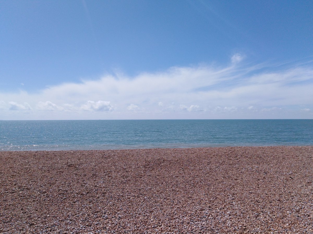 seafrontstudios's tweet image. New property on the market in #folkestone which is a one hour commute to #London rightmove.co.uk/property-for-s…