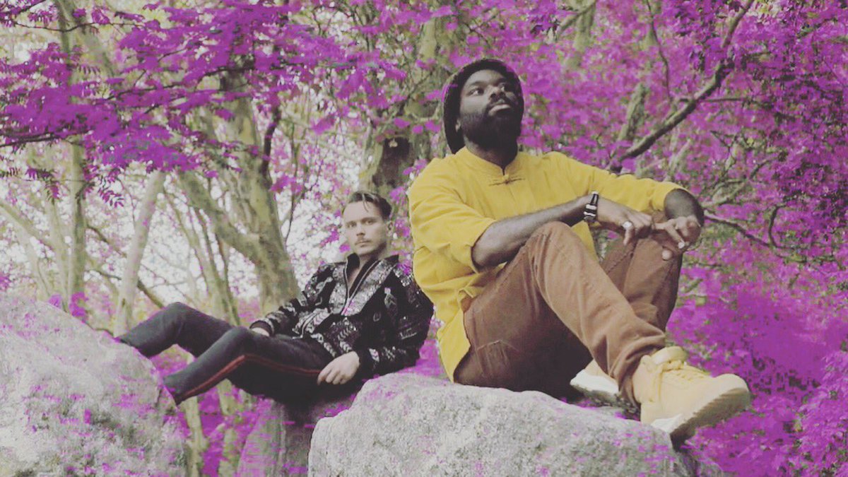 💥HACKNEY SAVE THE DATE💥
Thurs 18th July <a href="/paperdressed/">Paper Dress Vintage</a>, for the launch of Our next single #Lake
.
📸 - <a href="/andy_willsher/">Andy M Willsher</a>