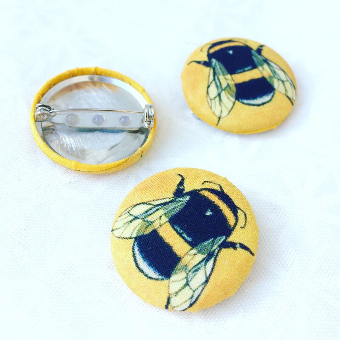 magicbutton77's tweet image. Hi #UKGiftHour #UKGiftAM, I’ve not been around here much lately but thought I’d say Hi &amp;amp; share with you a small selection of items from my #etsyshop, MagicButtonDesign.etsy.com These have been #handcrafted using my #nature inspired illustrations. Have a great #weekend! #shopindie