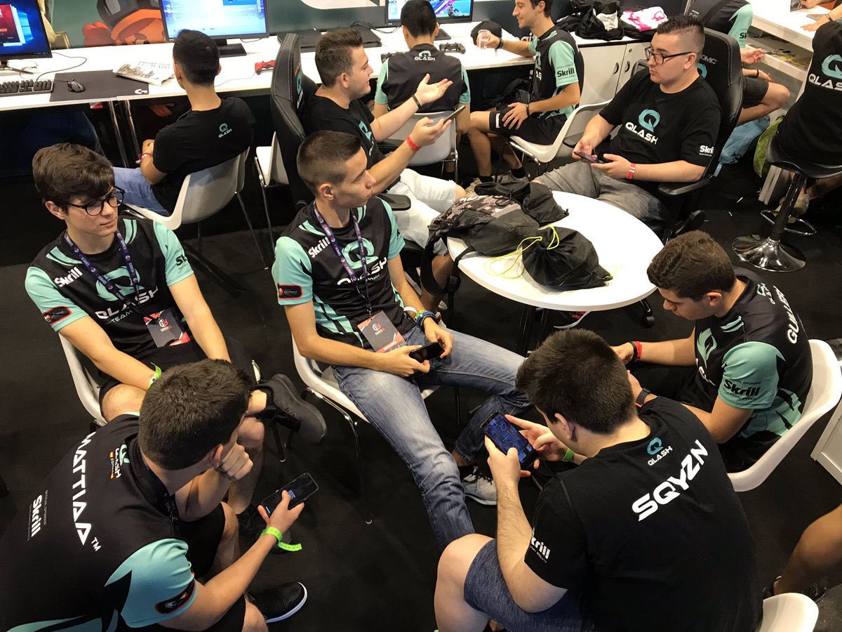 QLASH_Spain's tweet photo. #QLASHgamergy2019
La familia de @TeamQLASH al completo con jugadores de la @LVPesClash @BrawlStars y @ClashRoyale.
#WeAreQLASH #QLASH_Spain #QLASHSLO #skrillforesports https://t.co/oS8dMbLp9n